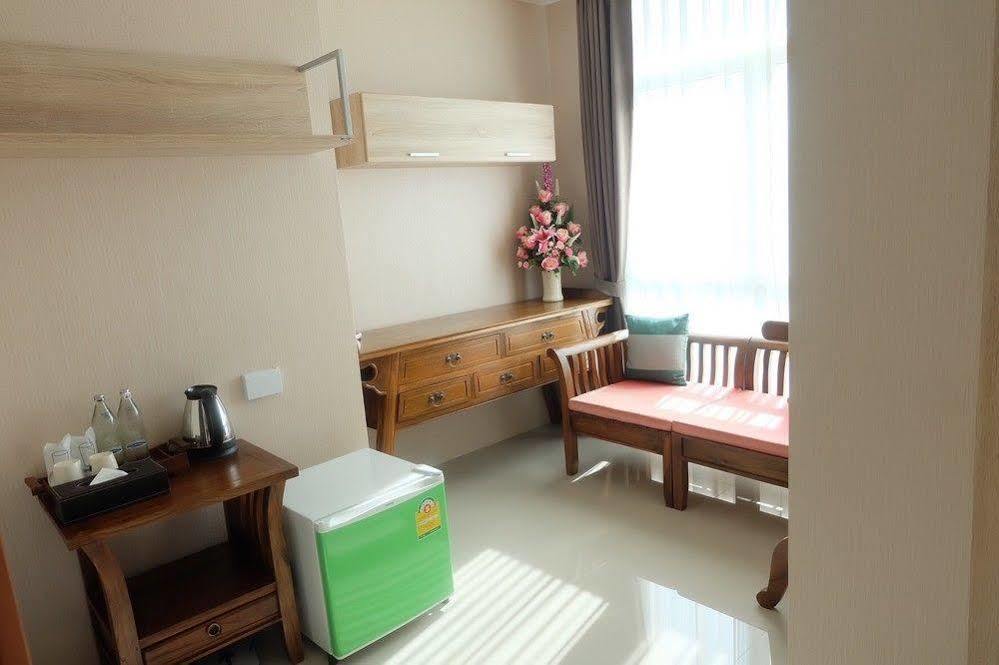 Herry Residence Chiang Mai Buitenkant foto