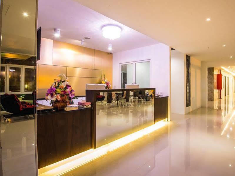 Herry Residence Chiang Mai Buitenkant foto